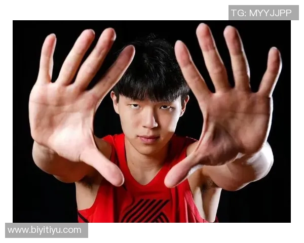 杨瀚森展现无敌调整能力心态平和是成功的关键所在 杨瀚森展现无敌调整能力心态平和是成功的关键所在